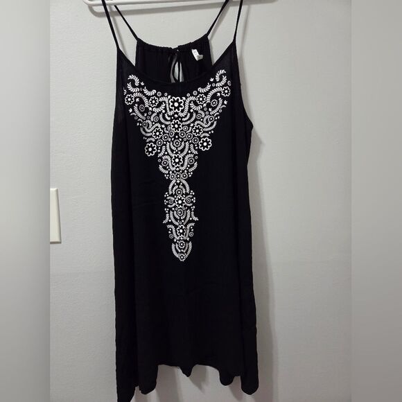 LOT OF 8 - Women's Various Styles and Colors Bathing Suit Beach Cover Ups - Picture 3 of 16